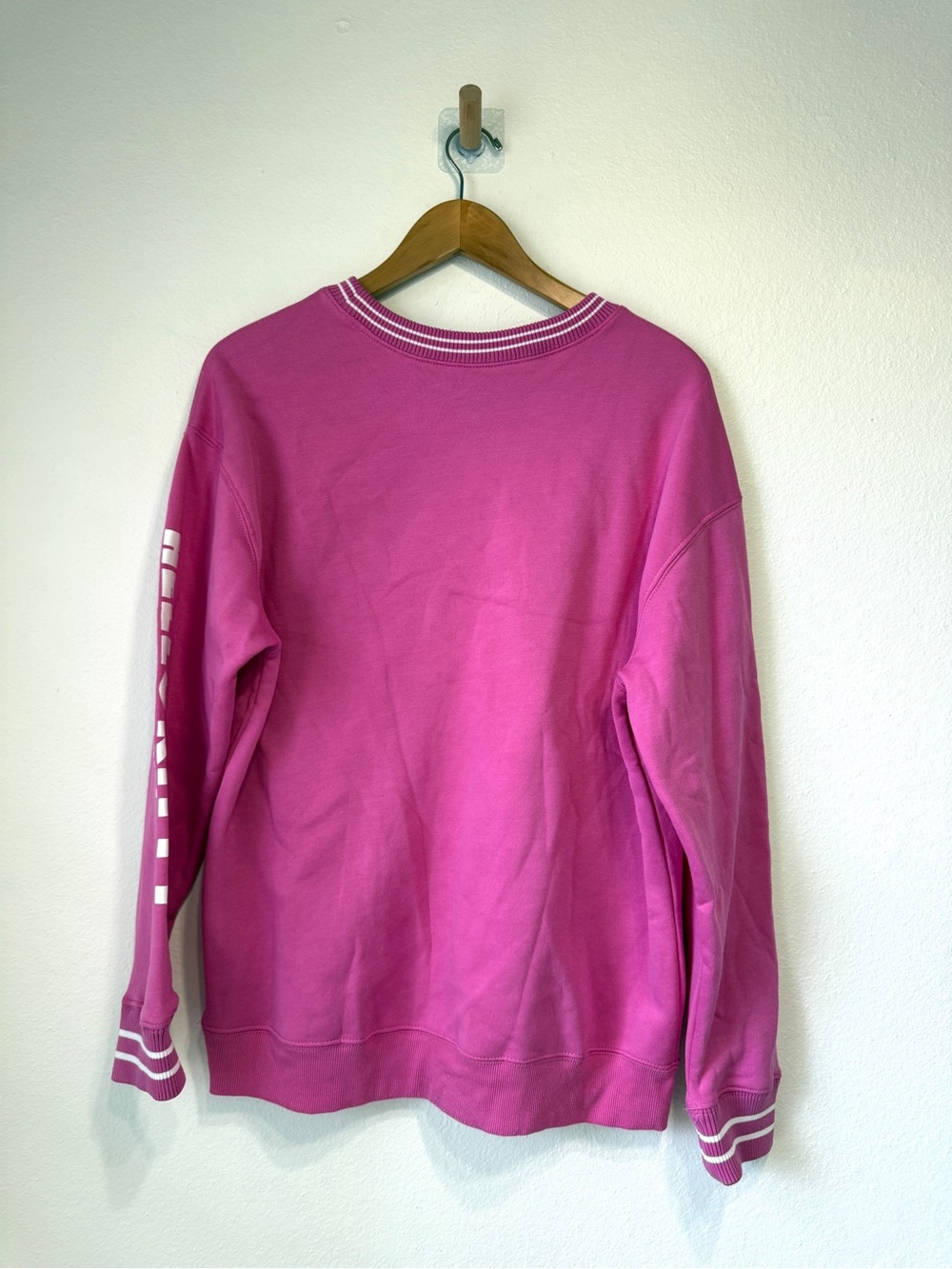 Hello Kitty & Friends Pink Graphic Sweatshirt Sanrio Rainbow Crewneck - Picture 5 of 5